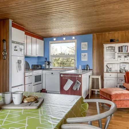 Letje - 500m From The Sea By Interhome